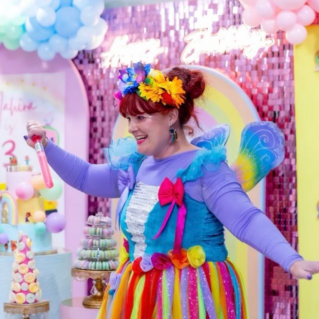 “My magic… bubble wand???!!!”

#melbournekidsparties #melbourneevents #kidspartiesmelbourne #melbournemums #melbournemum #melbournemumsgroup #fairy #melbourneevents #fairyfreckles #fairyfrecklesandfriends #funfairy